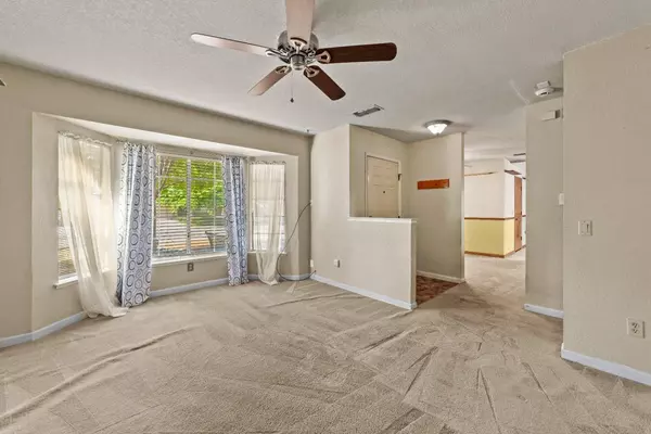 6 Dempster CT, Sacramento, CA 95823