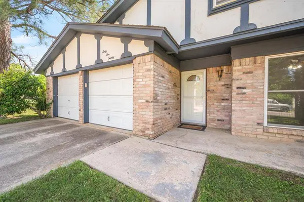 6520 Riddle Drive, North Richland Hills, TX 76182