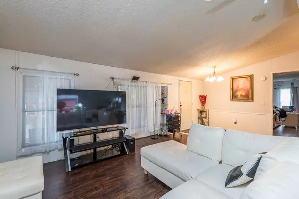 38703 N Sheridan Road, Beach Park, IL 60099