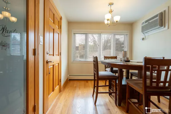 9417 S Kenton Avenue, Oak Lawn, IL 60453