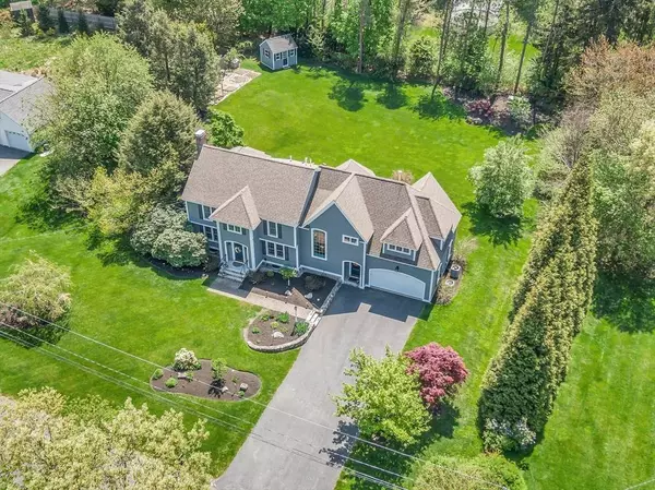 12 Hemlock Rd, Andover, MA 01810