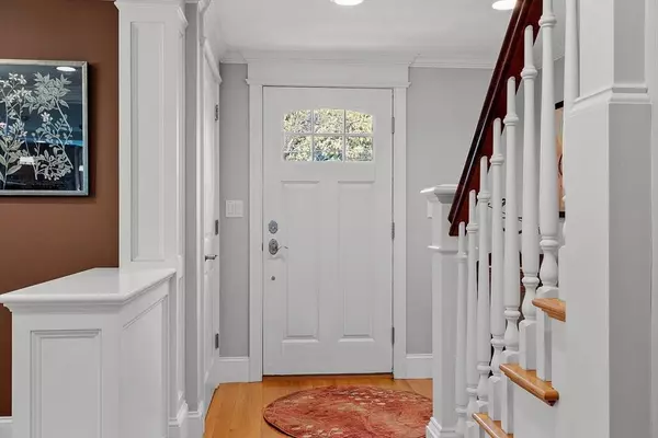 12 Hemlock Rd, Andover, MA 01810