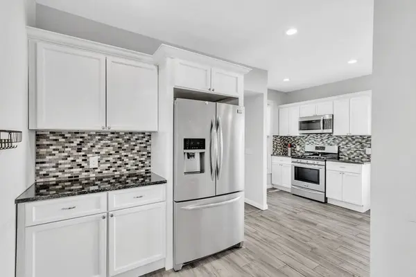 22 Pearl St, Westfield, MA 01085