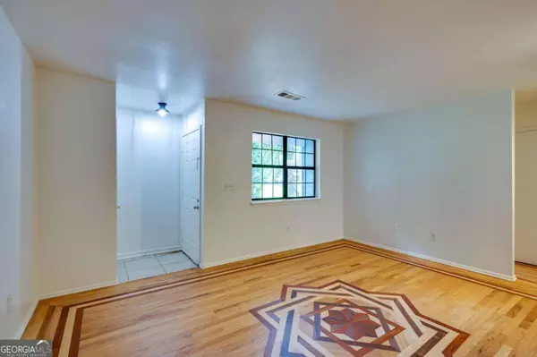 4190 Bowers Pointe DR SW, Lilburn, GA 30047