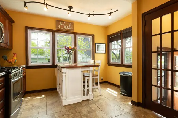 315 W College AVE, Saint Peter, MN 56082