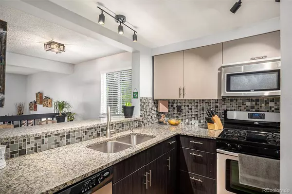 4249 S Mobile CIR #E, Aurora, CO 80013