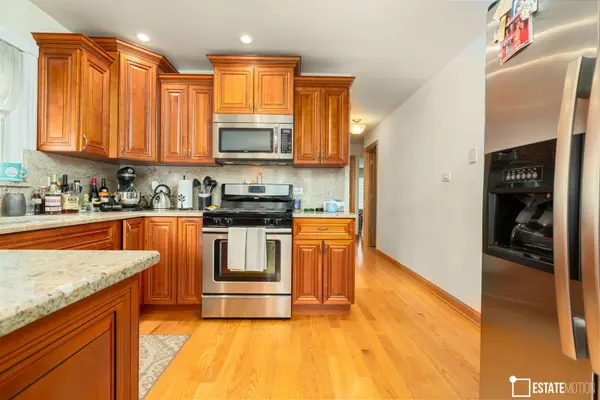 9417 S Kenton Avenue, Oak Lawn, IL 60453