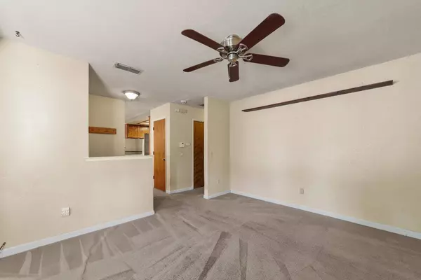 6 Dempster CT, Sacramento, CA 95823