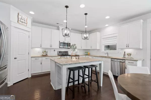 1650 Fox Hill LN, Cumming, GA 30040