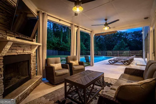 1650 Fox Hill LN, Cumming, GA 30040