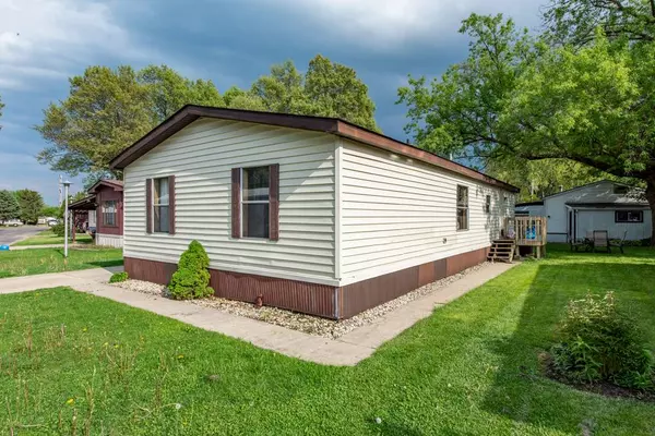 38703 N Sheridan Road, Beach Park, IL 60099