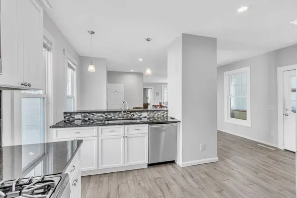 22 Pearl St, Westfield, MA 01085