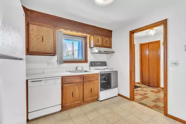 34 Beekman Dr #34, Agawam, MA 01001