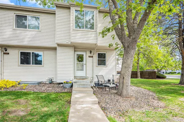 4249 S Mobile CIR #E, Aurora, CO 80013