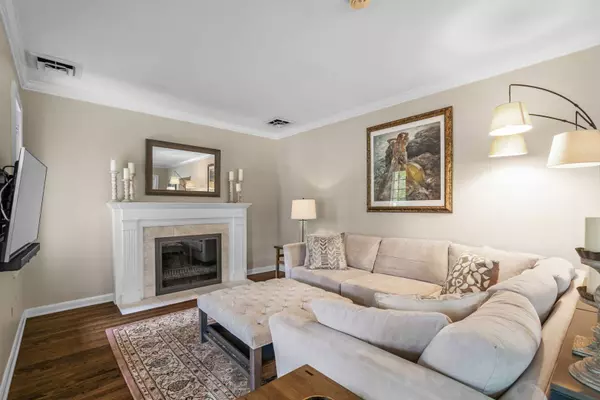 4102 Howard Avenue, Western Springs, IL 60558