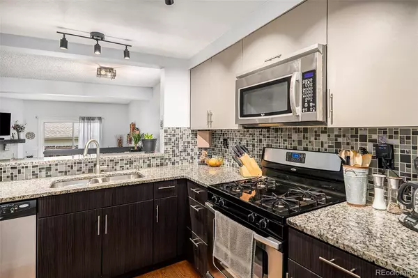 4249 S Mobile CIR #E, Aurora, CO 80013