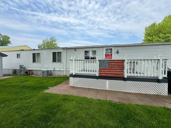 102 Southhaven DR, Mankato, MN 56001