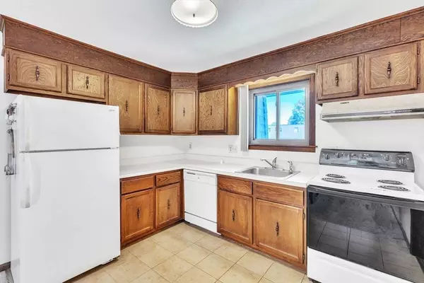 34 Beekman Dr #34, Agawam, MA 01001