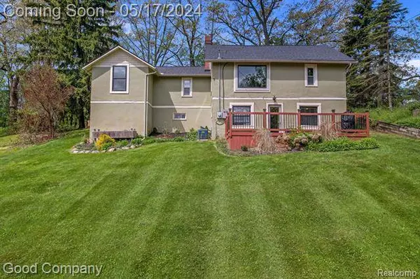 8260 Tipsico Lake Road, Holly, MI 48442