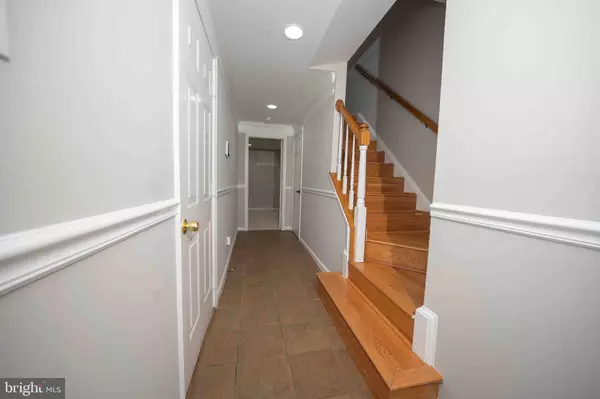 2705 BRIER POND CIR, Woodbridge, VA 22191