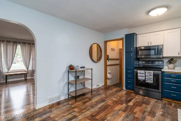 1728 RIVER Road NW, East Grand Forks, MN 56721