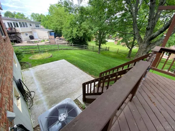 6162 Delcrest Dr, Fairfield, OH 45014