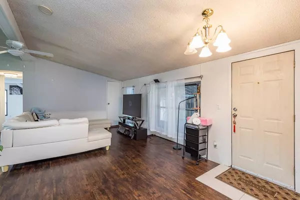 38703 N Sheridan Road, Beach Park, IL 60099