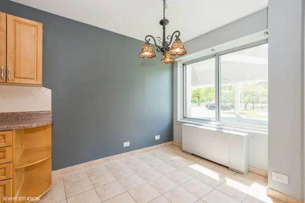 6933 N Kedzie AVE #110, Chicago, IL 60645