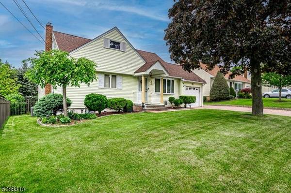 39 Pine Tree Dr, Woodbridge Twp., NJ 07067