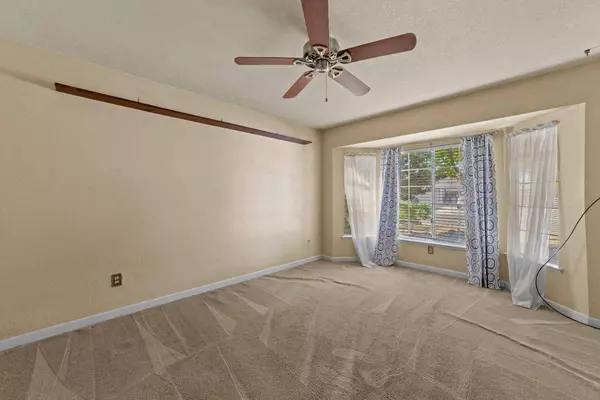 6 Dempster CT, Sacramento, CA 95823