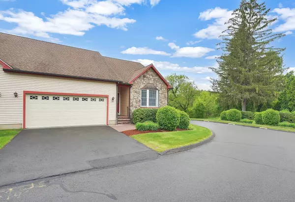 28 Wild Life Trail #28, South Windsor, CT 06074