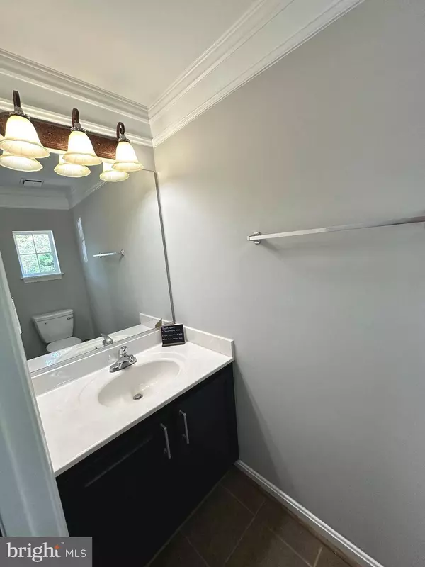 2705 BRIER POND CIR, Woodbridge, VA 22191