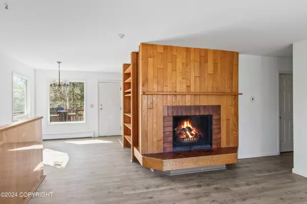 8610 Witherspoon CIR, Anchorage, AK 99504