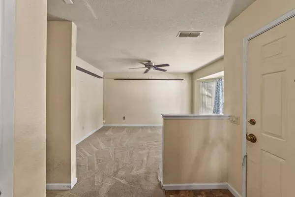 6 Dempster CT, Sacramento, CA 95823