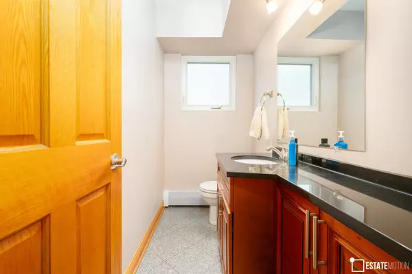 9417 S Kenton Avenue, Oak Lawn, IL 60453