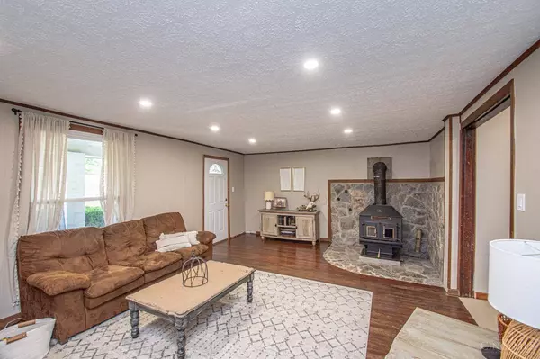 203 S Ada Doty St, Gratis, OH 45330