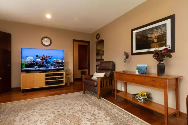 315 W College AVE, Saint Peter, MN 56082