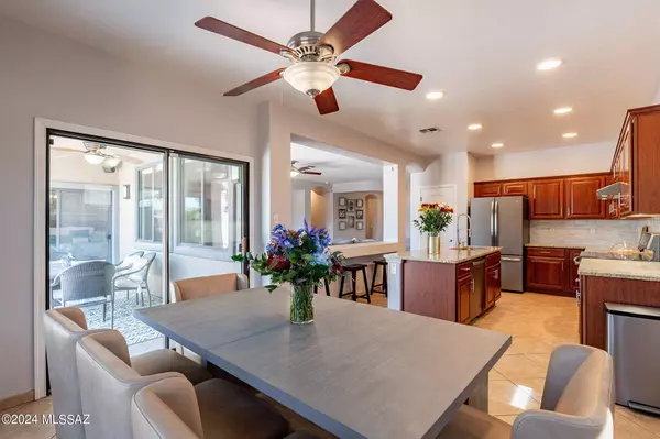 8265 N Rocky Brook Drive, Tucson, AZ 85743