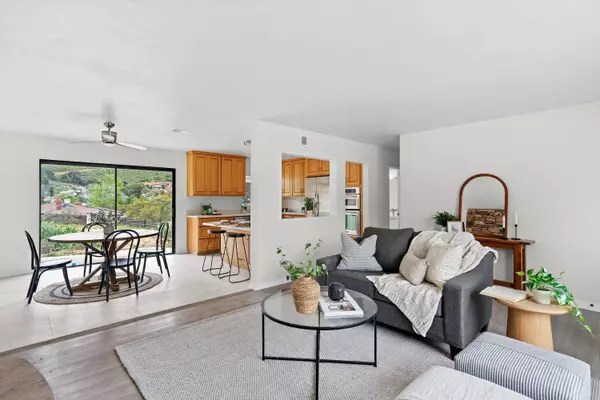 8612 Almond Rd, Lakeside, CA 92040