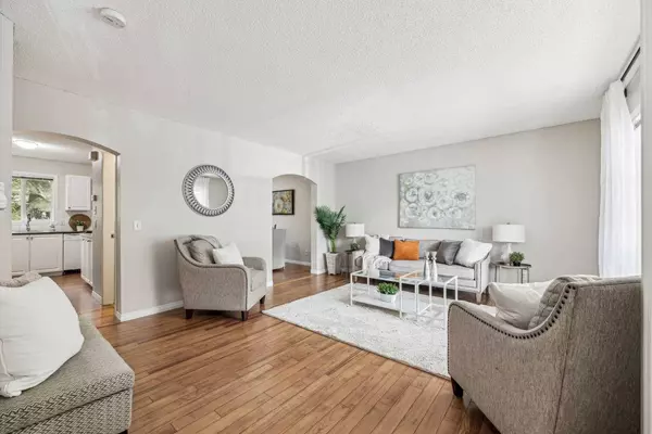 276 Stonemere PL, Chestermere, AB T1X 1N2