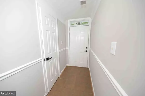 2705 BRIER POND CIR, Woodbridge, VA 22191