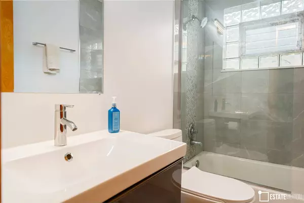 9417 S Kenton Avenue, Oak Lawn, IL 60453