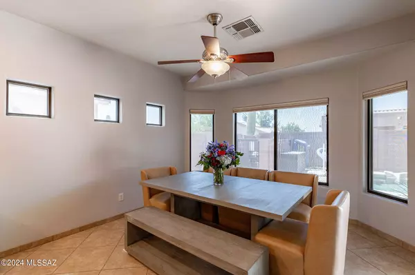 8265 N Rocky Brook Drive, Tucson, AZ 85743