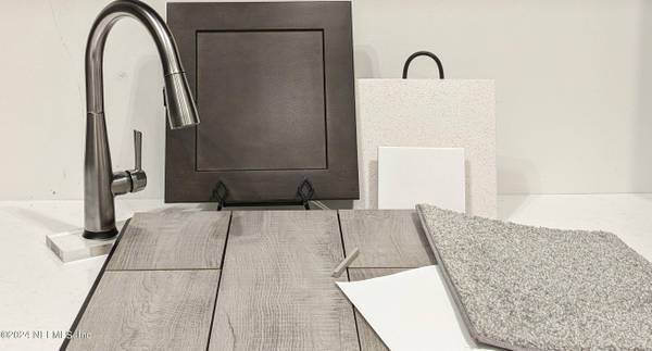 5729 TOMAHAWK LAKE DR, Jacksonville, FL 32254