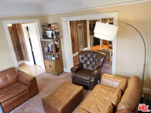 828 E 27th St, Los Angeles, CA 90011