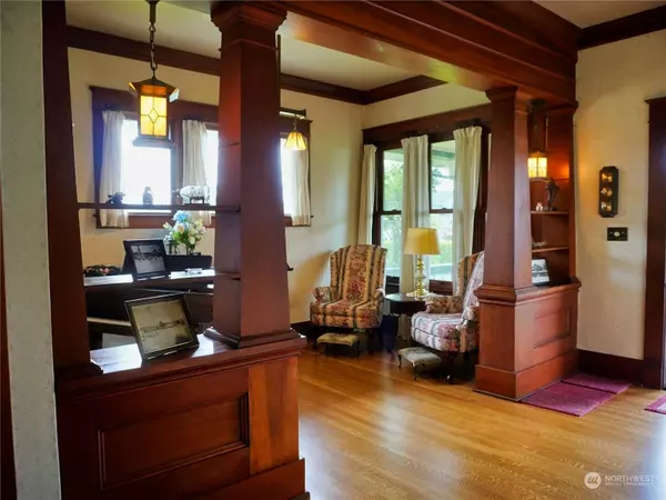 421 12th ST, Raymond, WA 98577