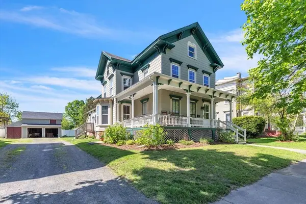 22 Pearl St, Westfield, MA 01085