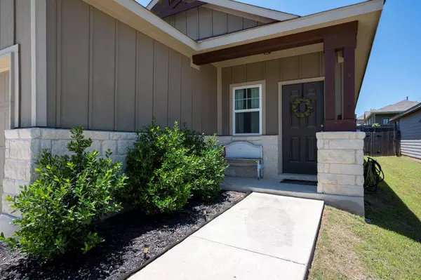 186 Buttonwood DR, Buda, TX 78610