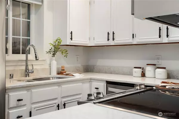 2660 118th AVE SE #102, Bellevue, WA 98005