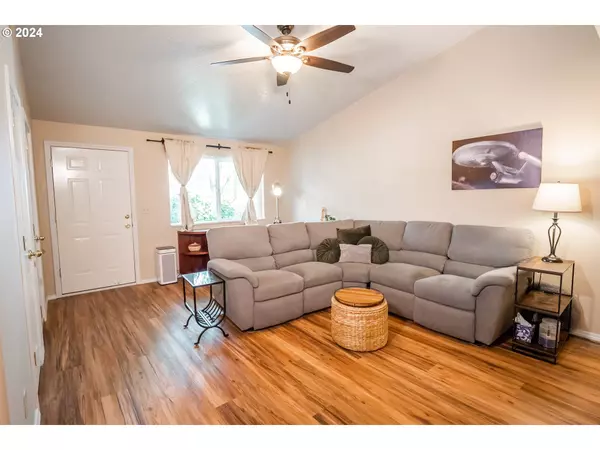 2108 WILSON CT, Cottage Grove, OR 97424